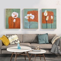 File of an oil painting of white poppies - CN38554779