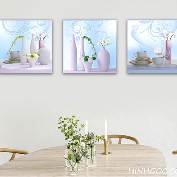 Picture file of 3 flower vases and dishes decorating the dining room - BH025