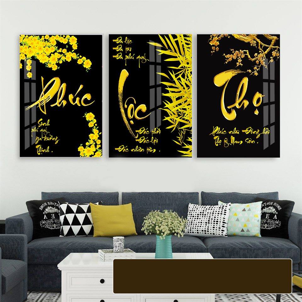 File of calligraphy of welfare and relics in yellow letters with black background - PLT004