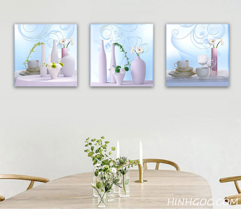 Picture file of 3 flower vases and dishes decorating the dining room - BH025